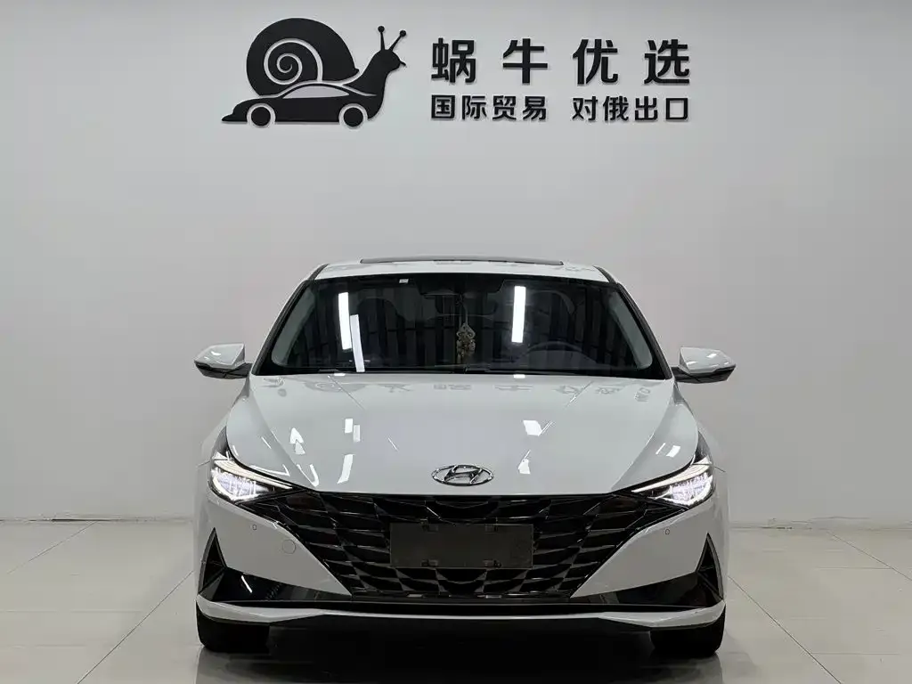 Hyundai Elantra — фото 2