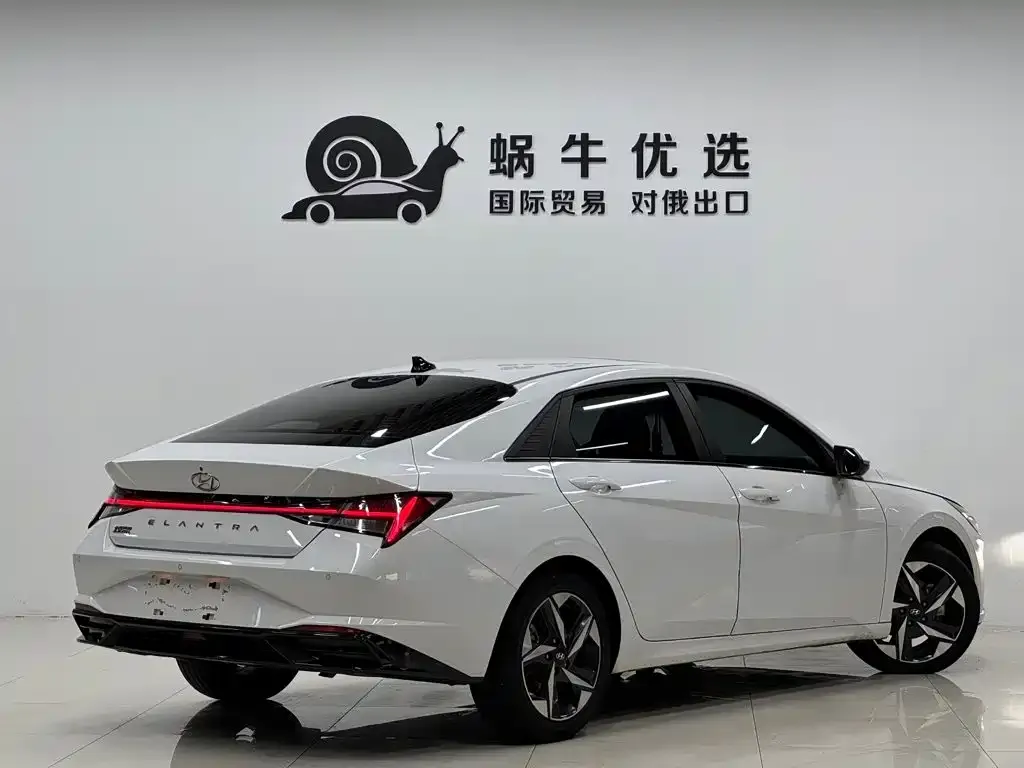 Hyundai Elantra — фото 4