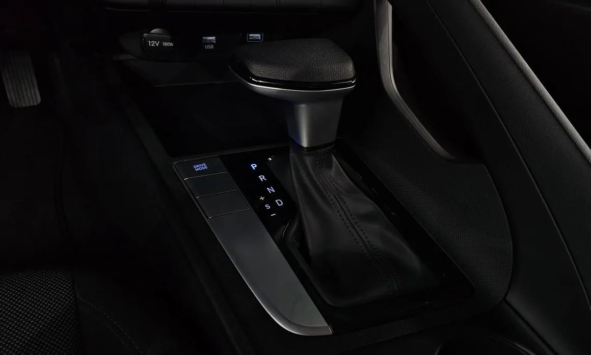 Hyundai AVANTE — фото 2