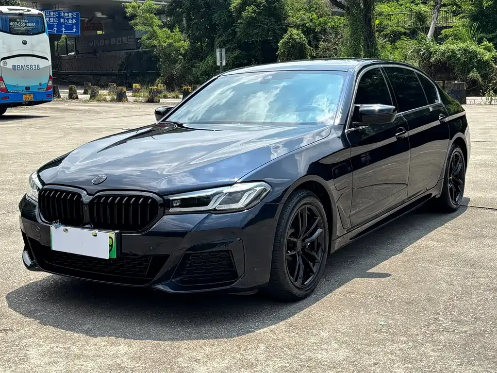 BMW 5 Series New Energy — фото 1