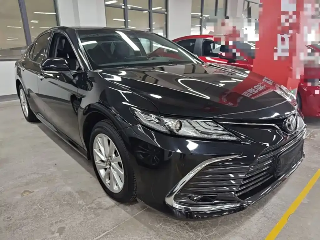 Toyota Camry — фото 10