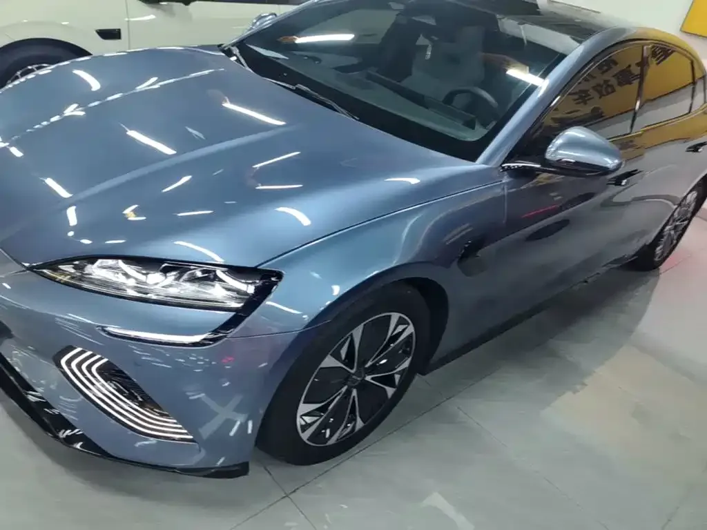 BYD Seal — фото 1