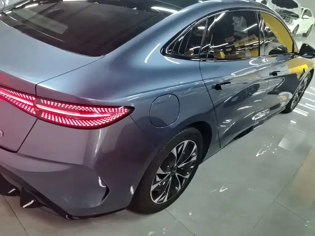 BYD Seal — фото 10