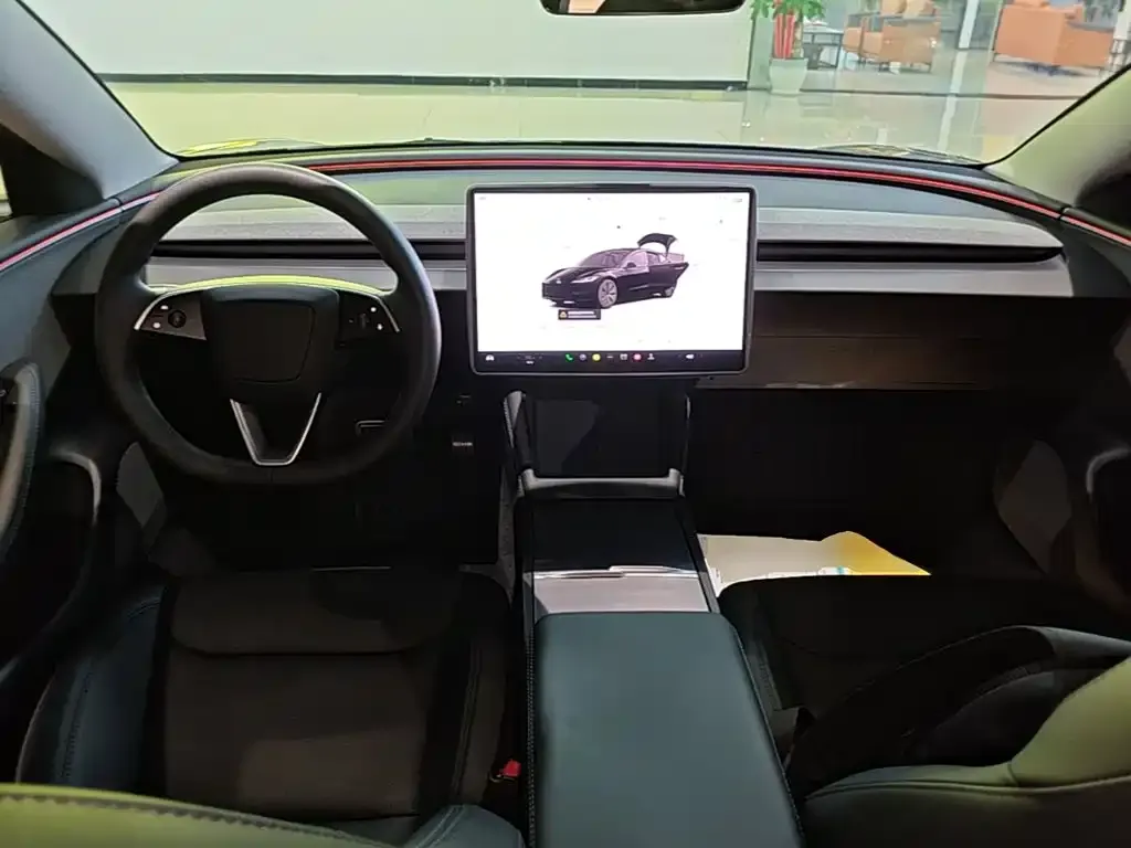 Tesla Model 3 — фото 3