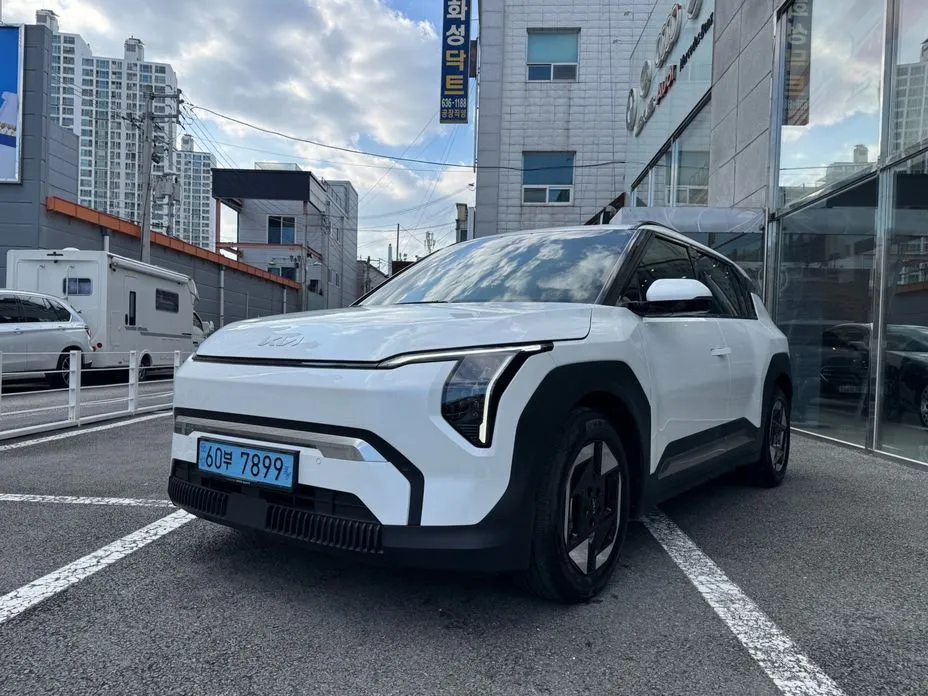 Kia EV3 — фото 1