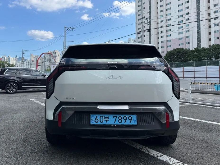 Kia EV3 — фото 9