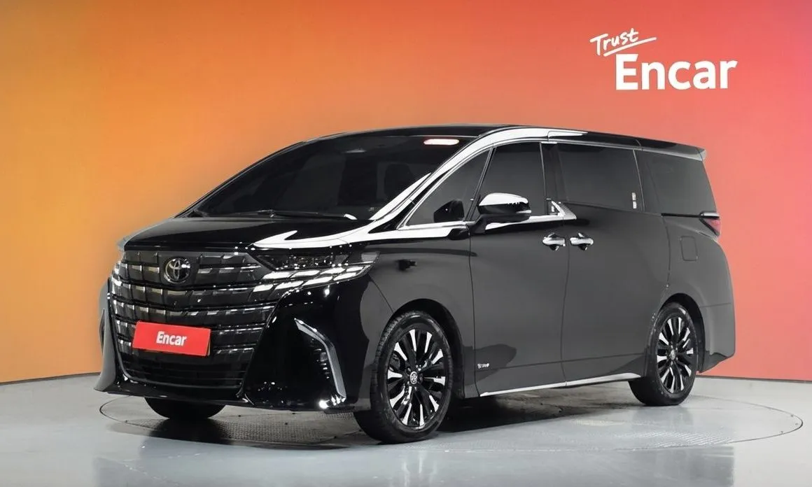 Toyota Alphard — фото 1