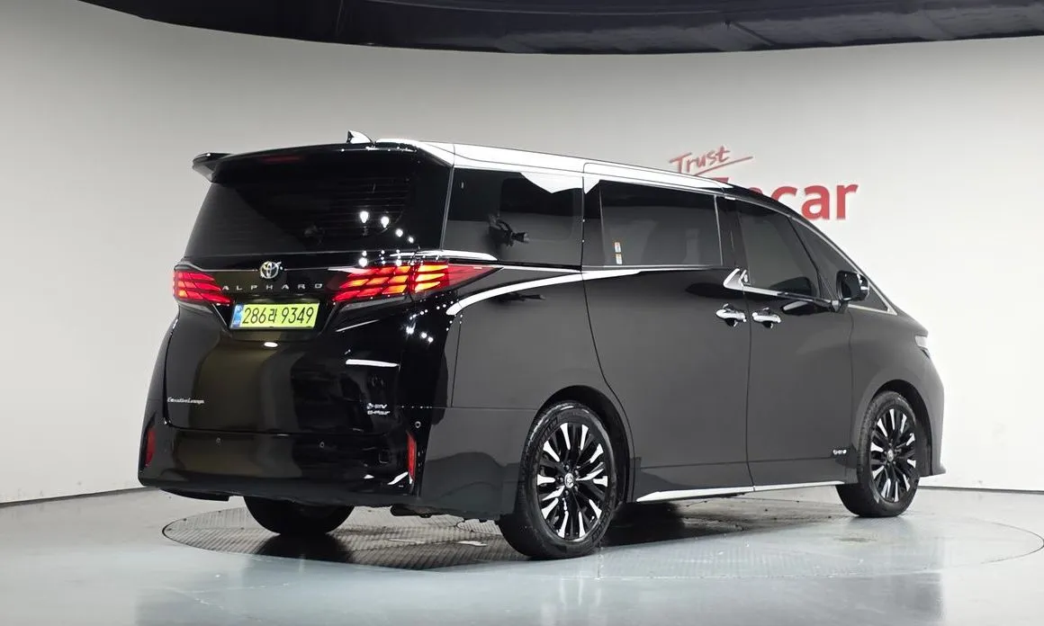 Toyota Alphard — фото 9