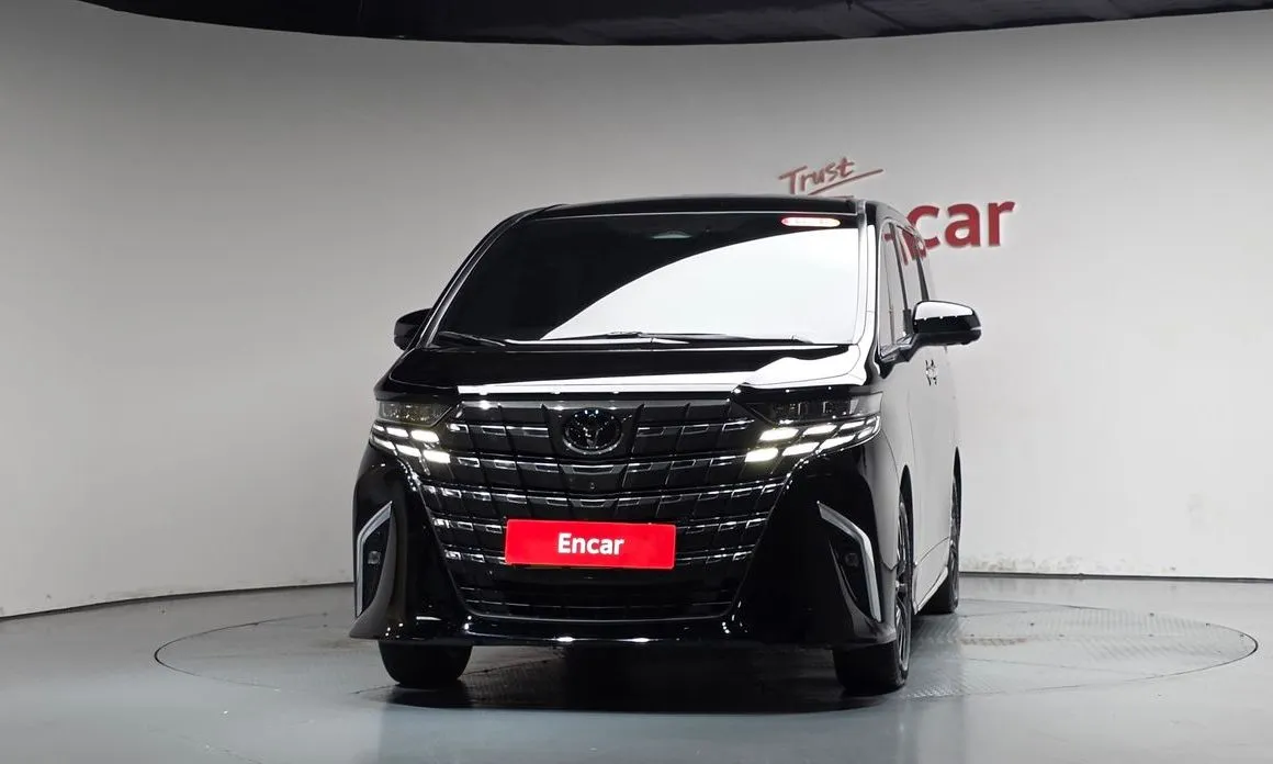 Toyota Alphard — фото 4