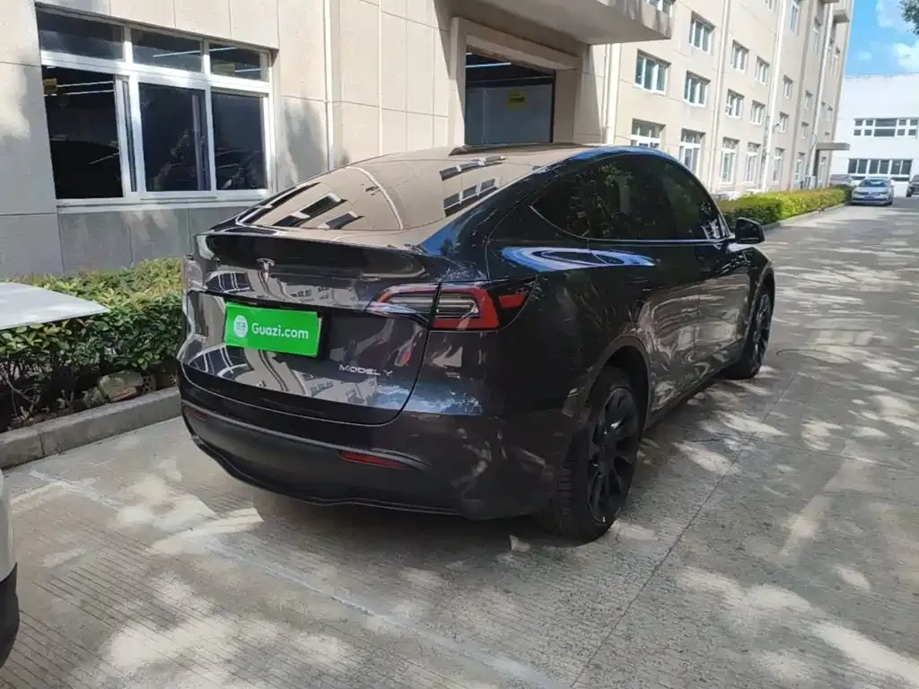 Tesla Model Y — фото 7