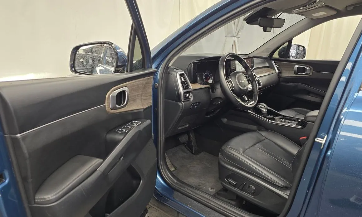 Kia Sorento — фото 9