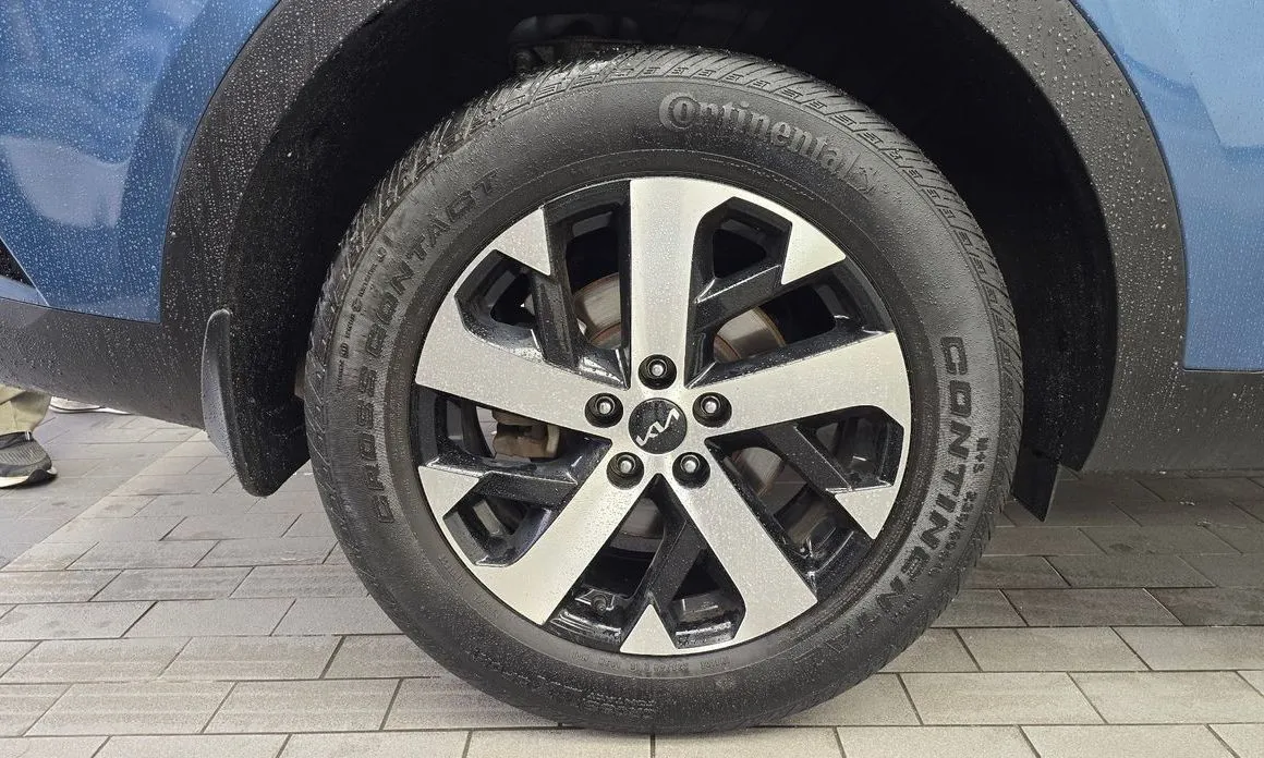 Kia Sorento — фото 10