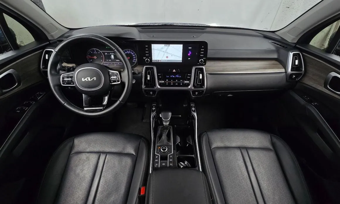 Kia Sorento — фото 8