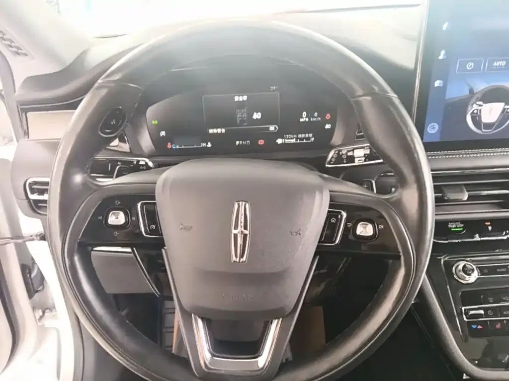 Lincoln Corsair — фото 10