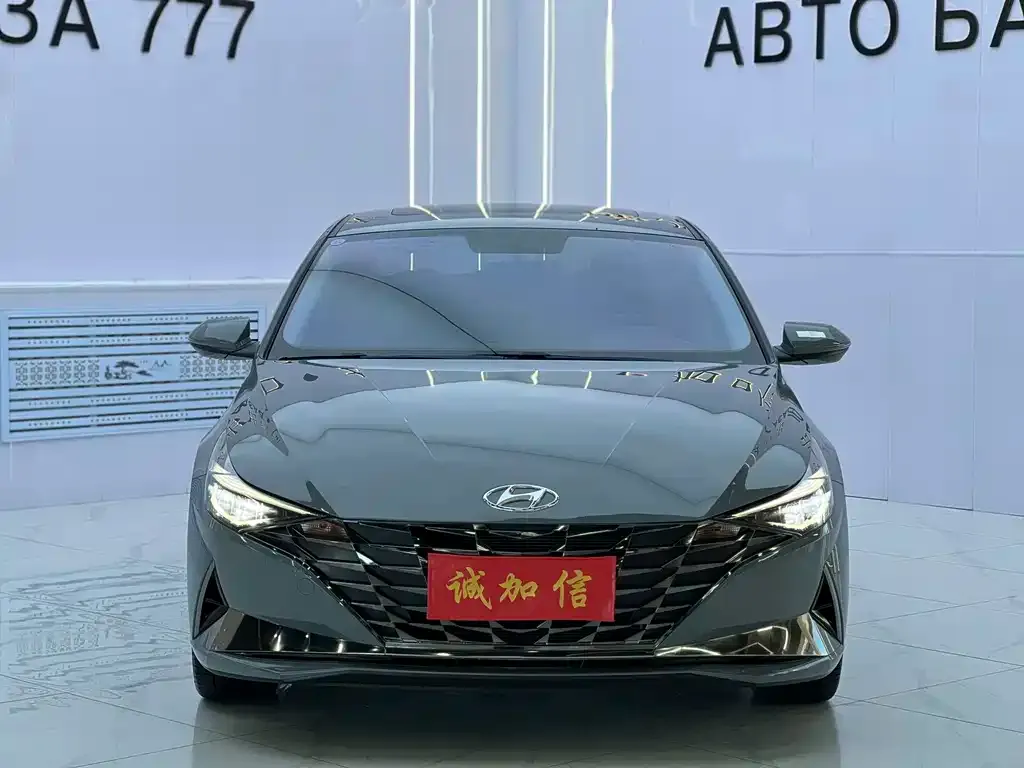 Hyundai Elantra — фото 2