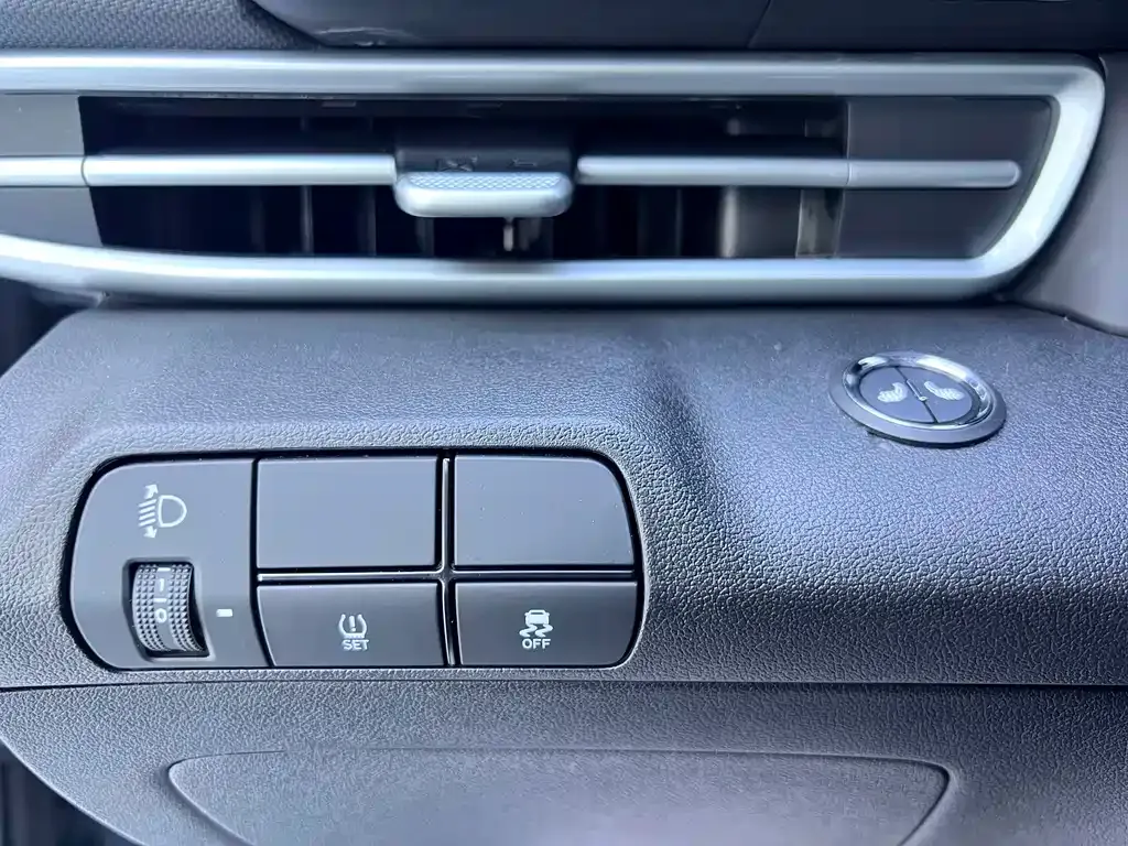 Hyundai Elantra — фото 7