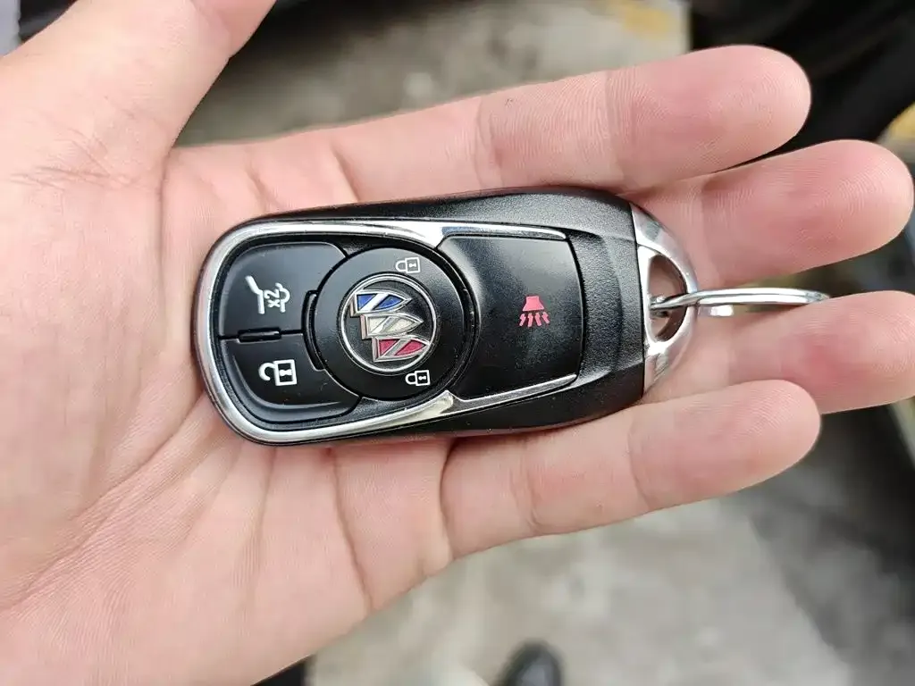 Buick Envision Plus — фото 4