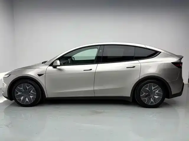 Tesla Model Y L — фото 5