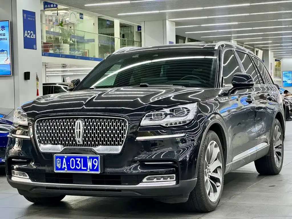 Lincoln Aviator — фото 1