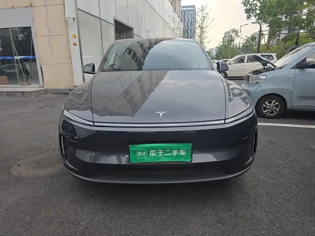 Tesla Model Y — фото 7