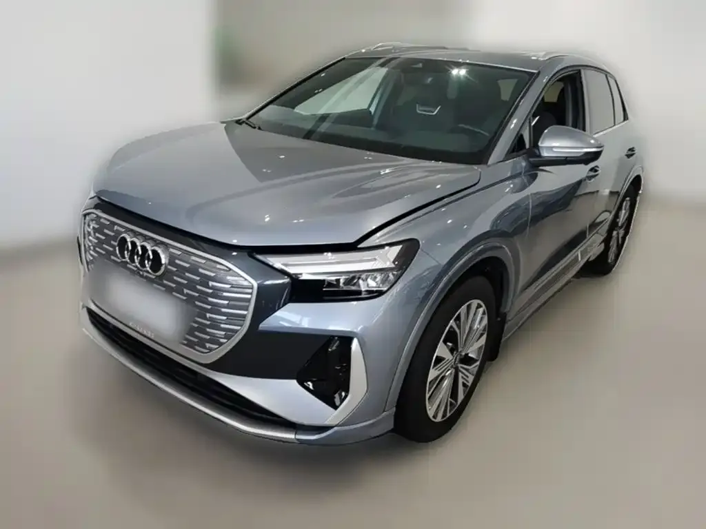 Audi Q4 e-tron — фото 1