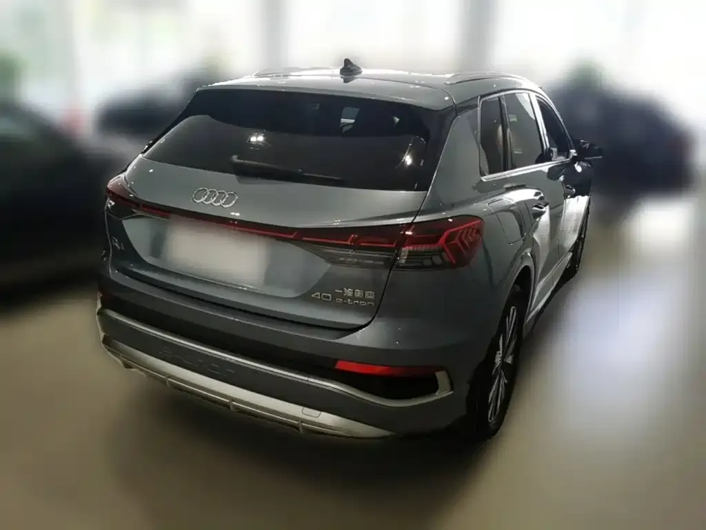 Audi Q4 e-tron — фото 10