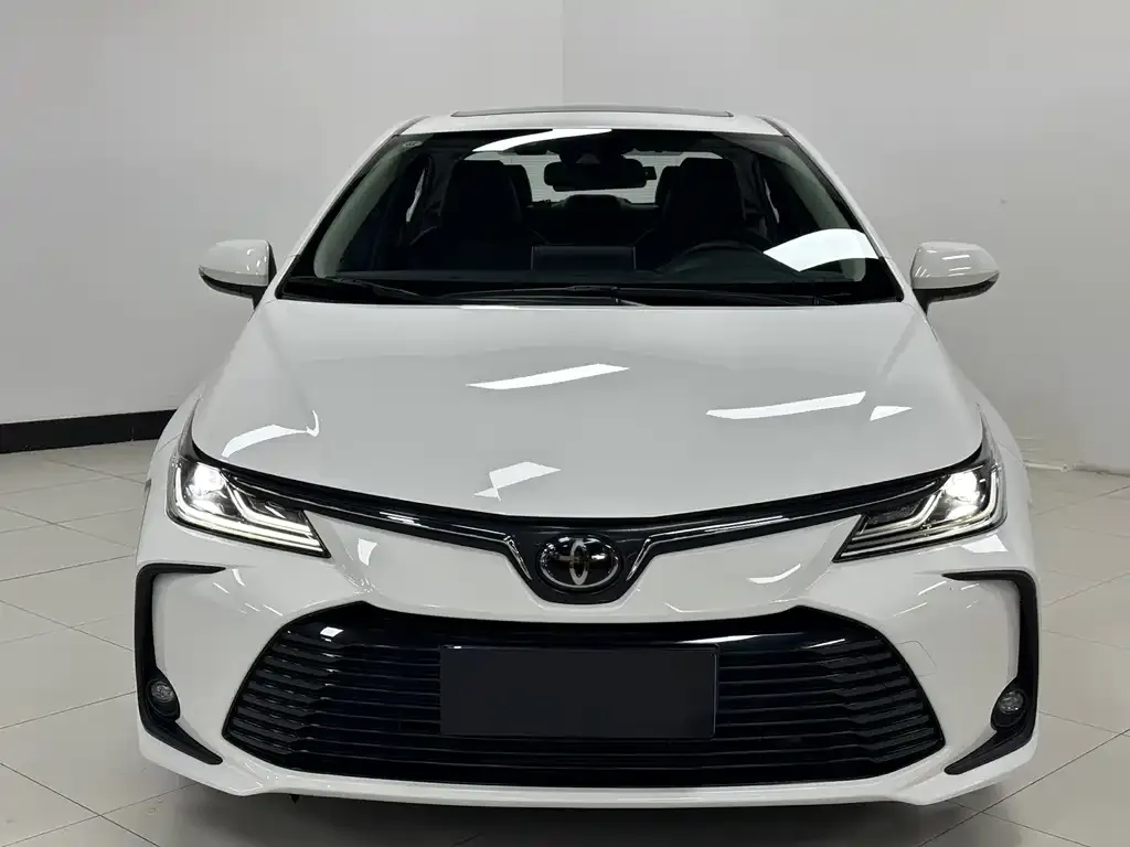 Toyota Corolla — фото 4