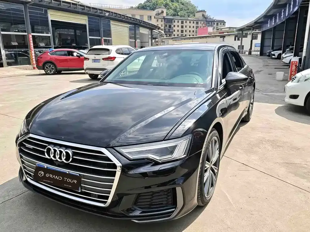 Audi A6L — фото 1