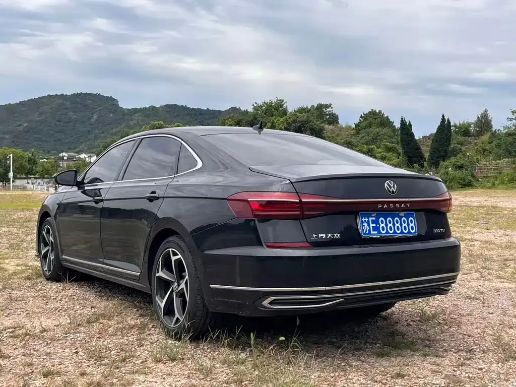 Volkswagen Passat — фото 7