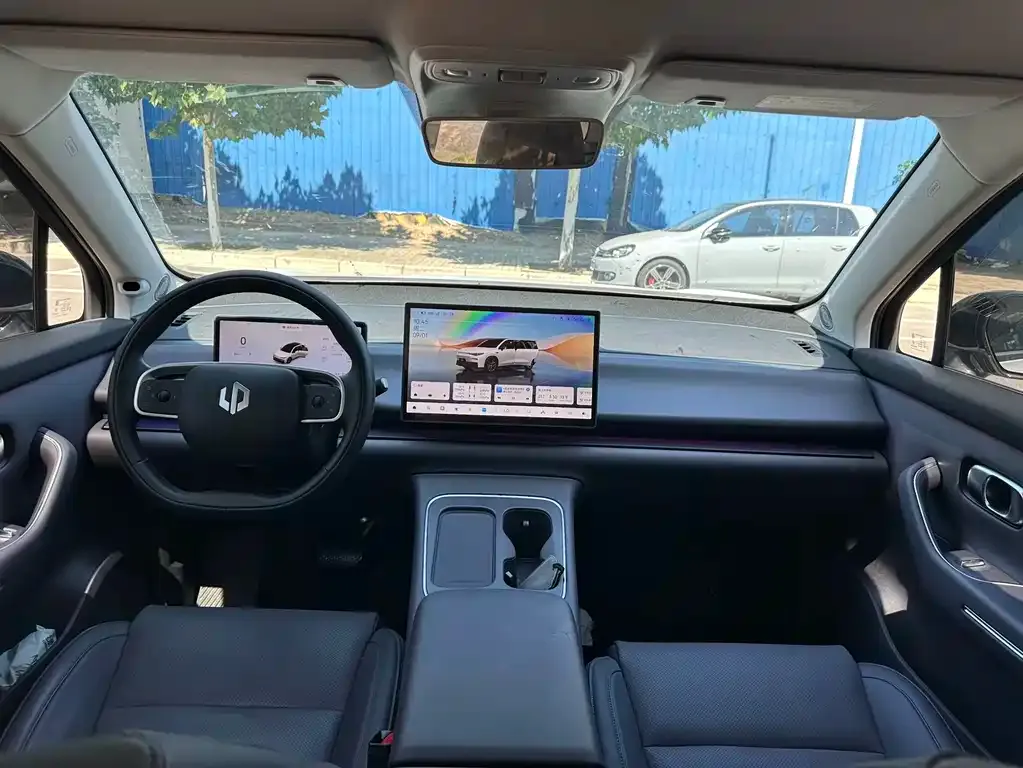 Leapmotor C10 — фото 8