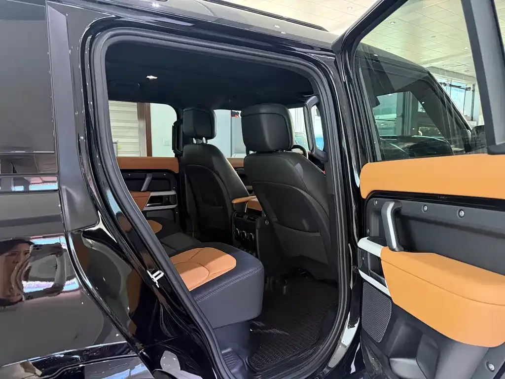 Land Rover Defender — фото 6