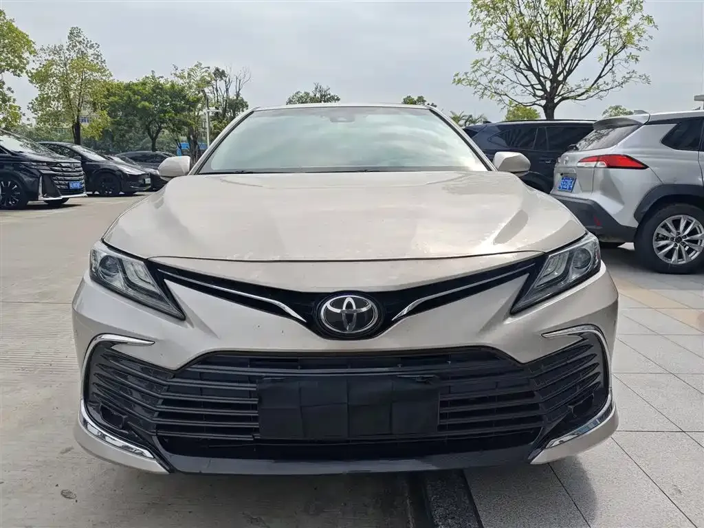 Toyota Camry — фото 6