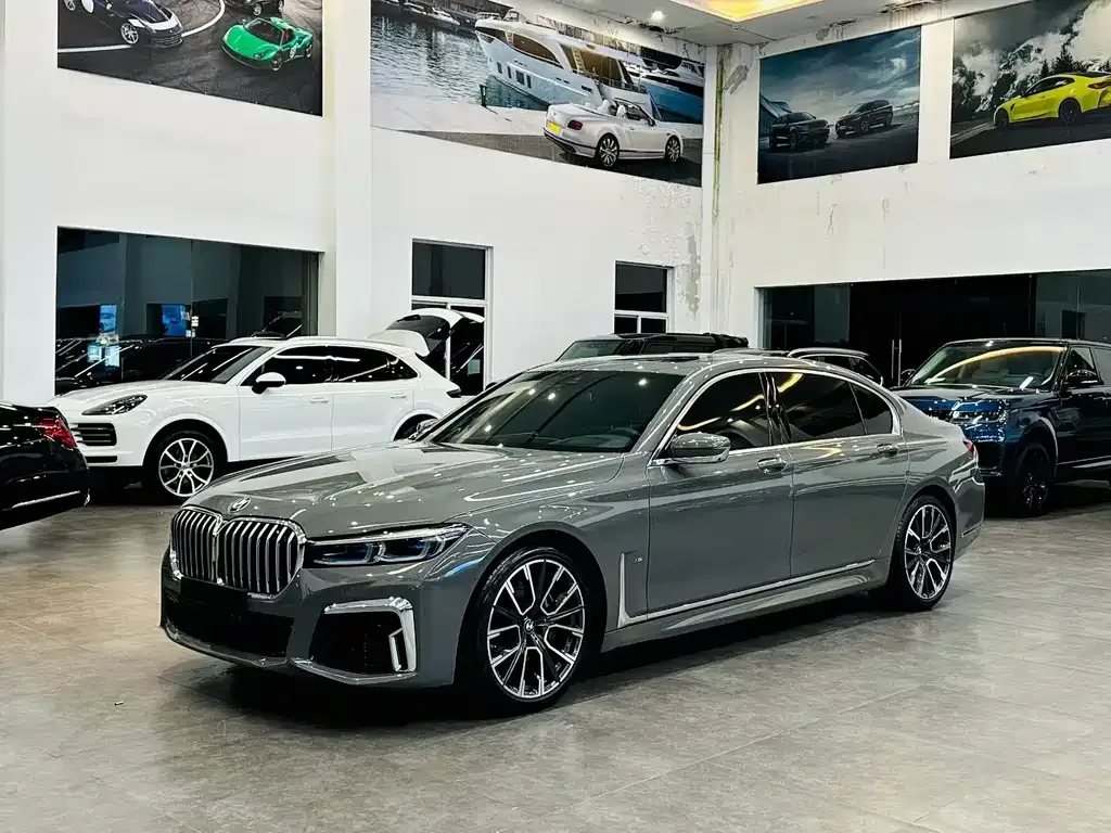 BMW 7 Series — фото 1