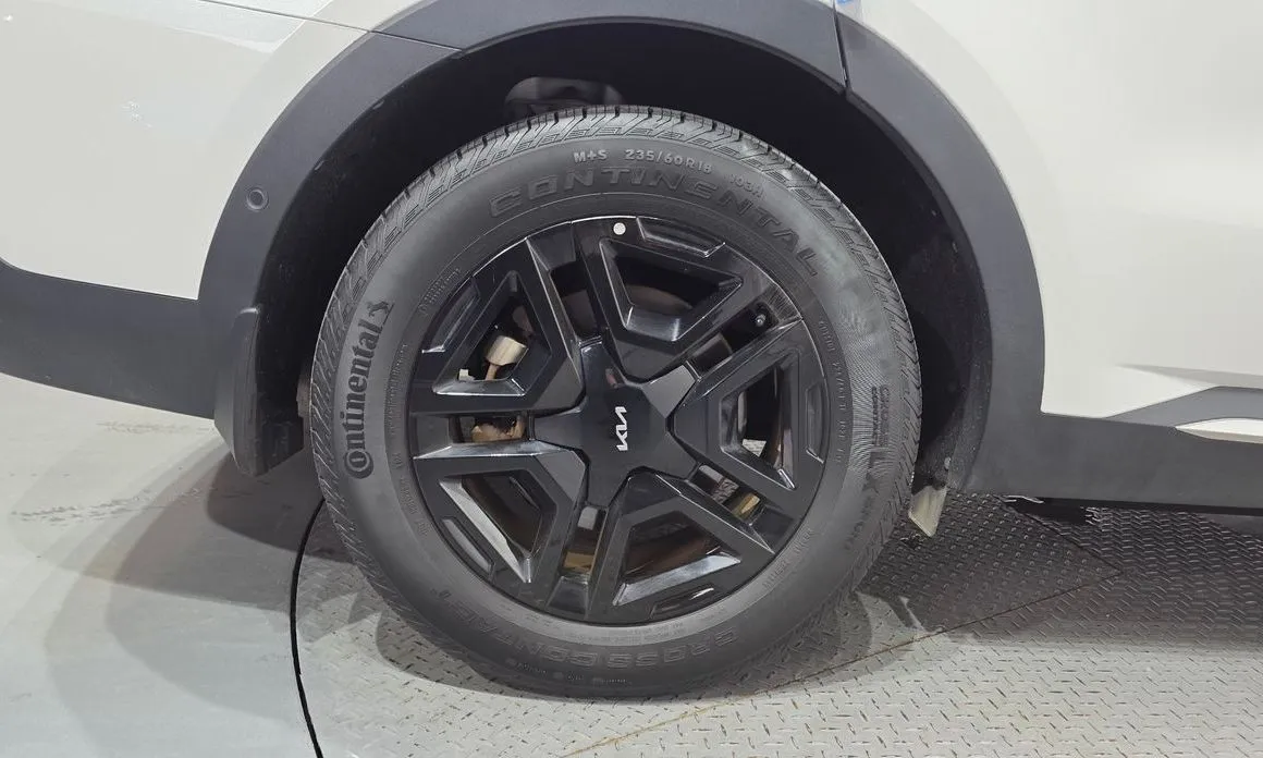 Kia Sorento — фото 8