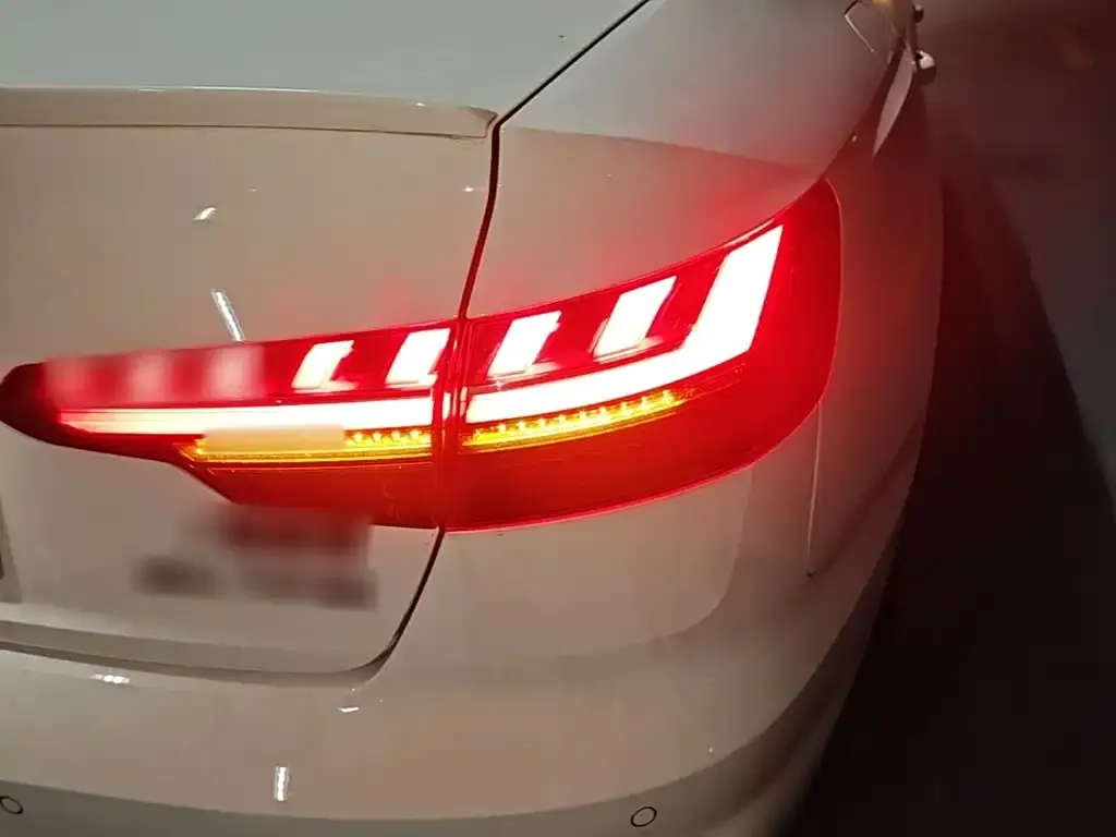 Audi A4L — фото 6