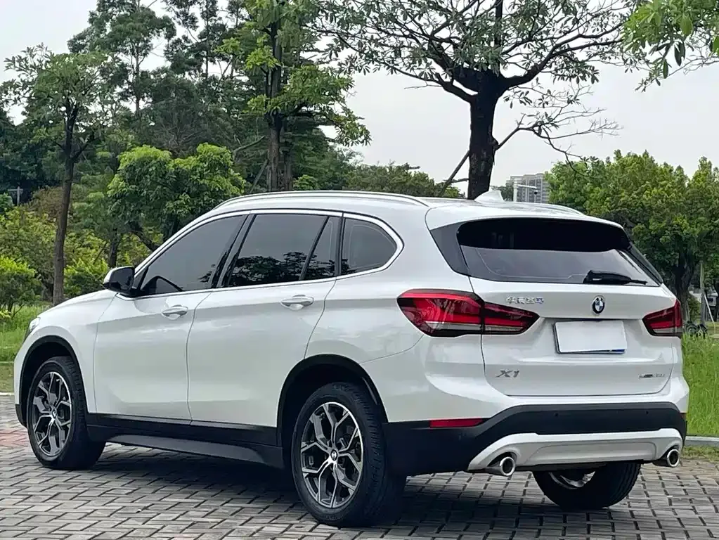 BMW X1 — фото 9