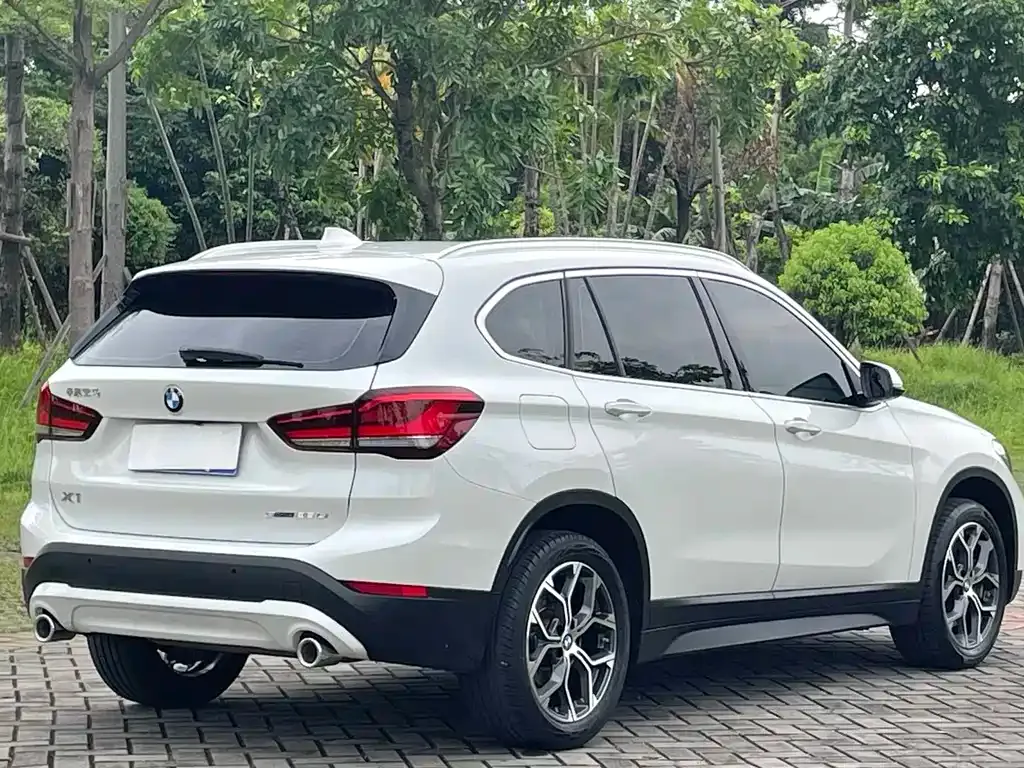 BMW X1 — фото 7