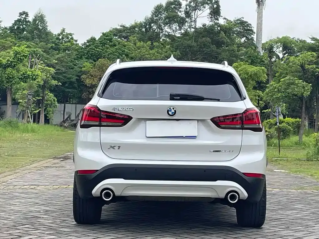 BMW X1 — фото 8