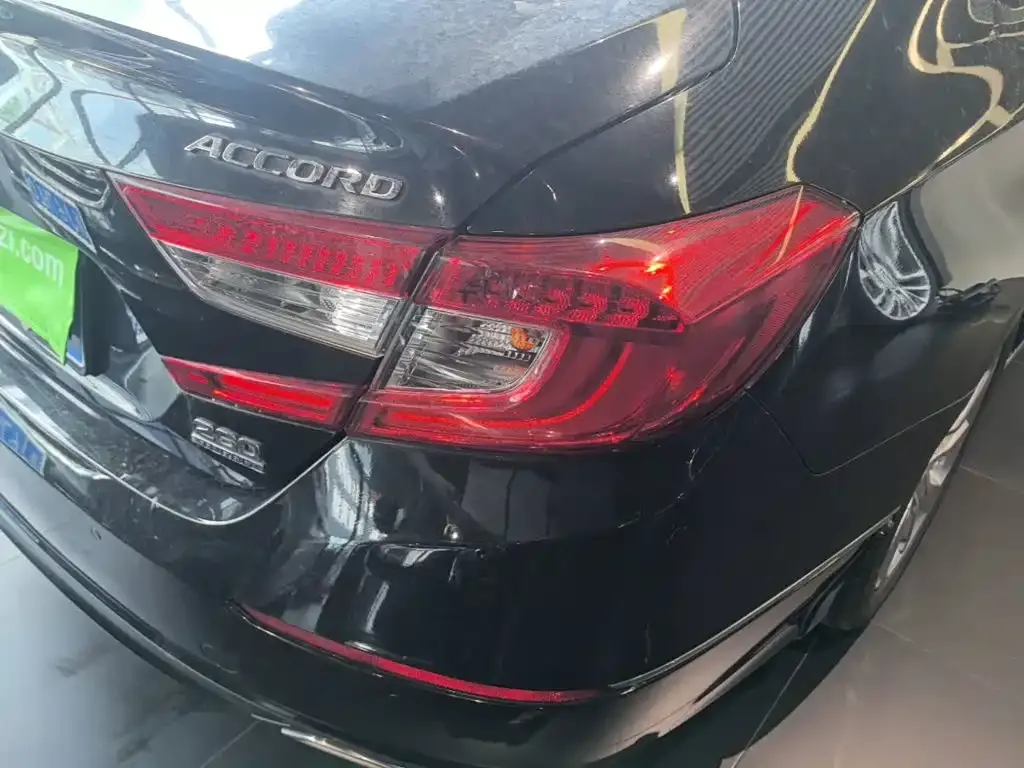 Honda Accord — фото 6