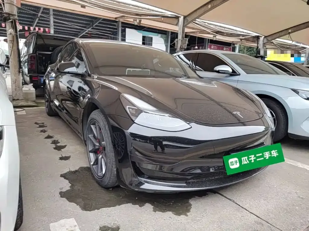 Tesla Model 3 — фото 9
