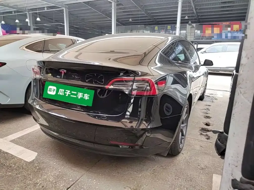 Tesla Model 3 — фото 4