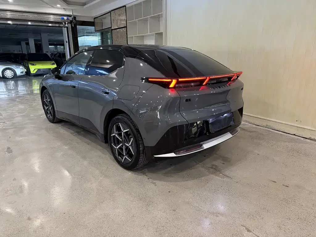 Lynk & Co Z20 — фото 10