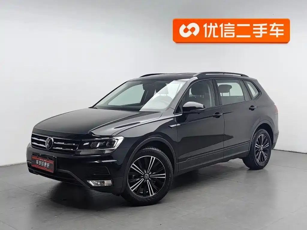Volkswagen Tiguan L — фото 1