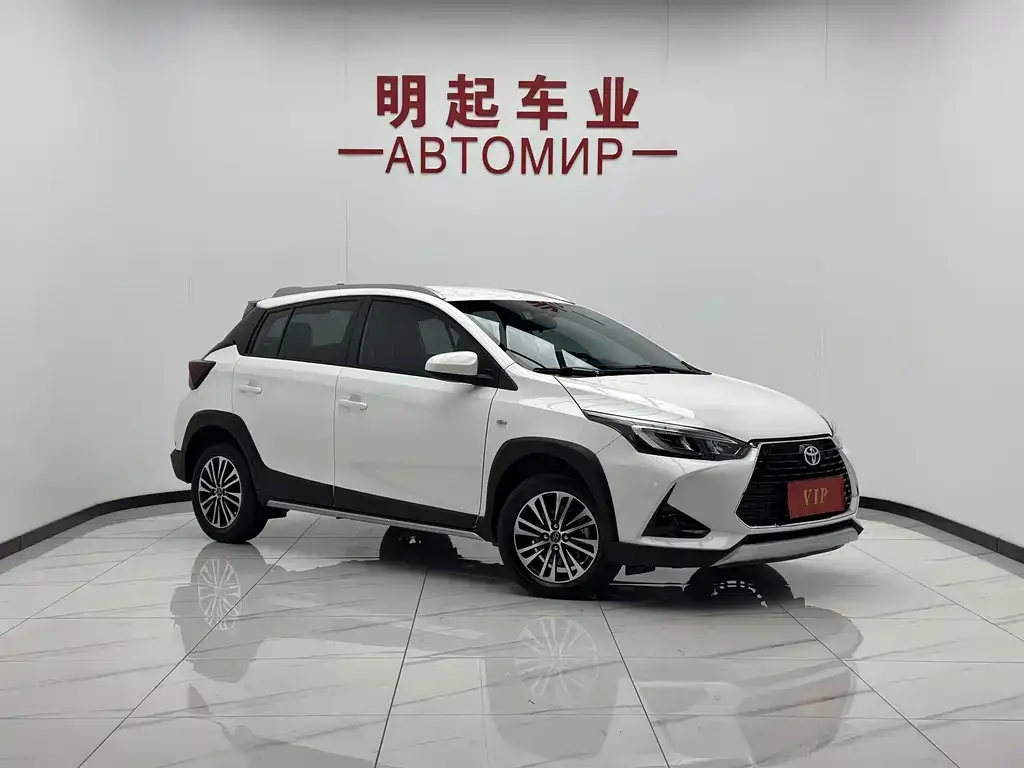 Toyota Yaris L — фото 7