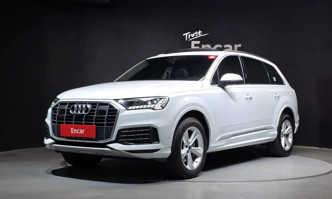 Audi Q7 — фото 1