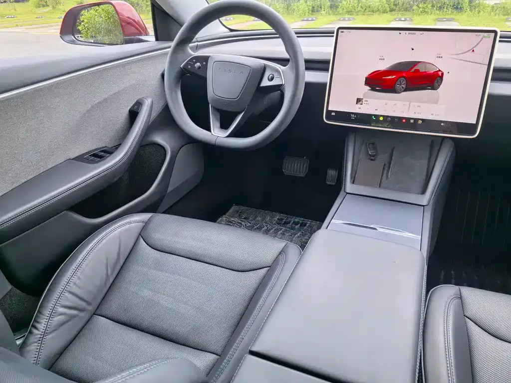 Tesla Model 3 — фото 3