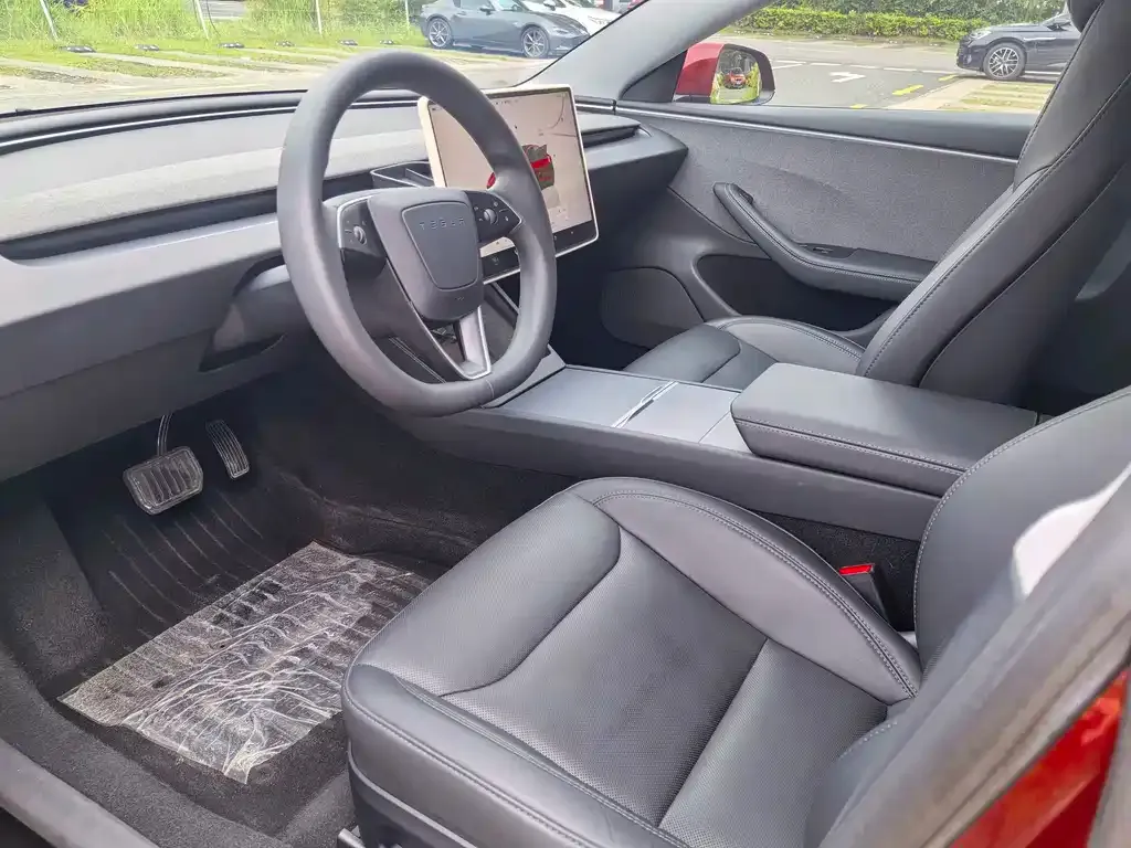 Tesla Model 3 — фото 2