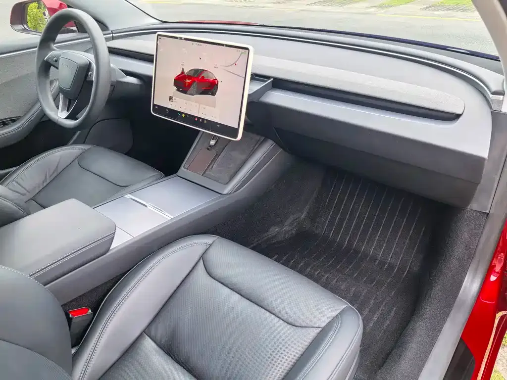 Tesla Model 3 — фото 7
