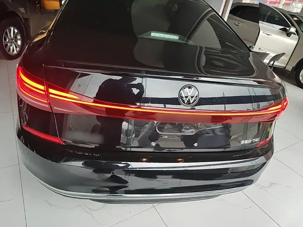 Volkswagen Passat — фото 7
