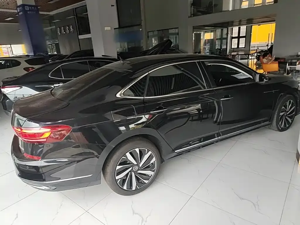 Volkswagen Passat — фото 4